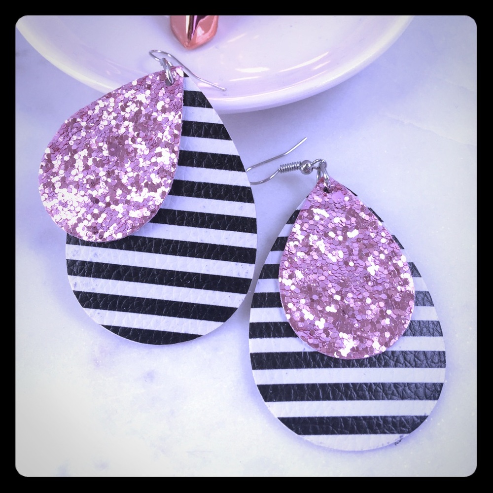 ⭐️ NEW 2/$20⭐️ PINK SPARKLE/BLACK & WHITE EARRINGS